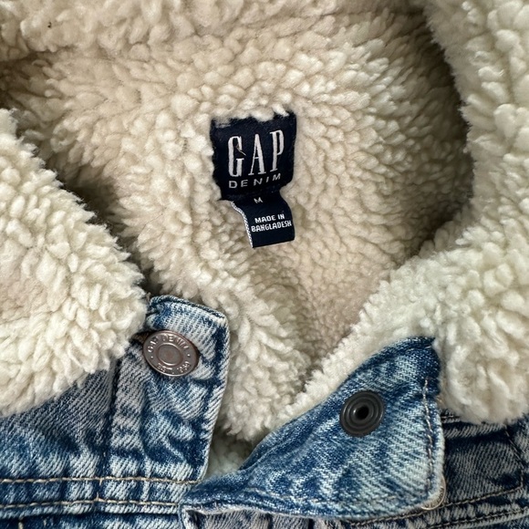 GAP Denim Sherpa Lined Trucker Jacket Kids Medium 8-9 Light Wash Jean Jacket - Picture 6 of 8